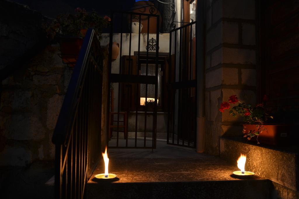 La Casa Del Pittore Di Petralia Petralia Soprana Dış mekan fotoğraf